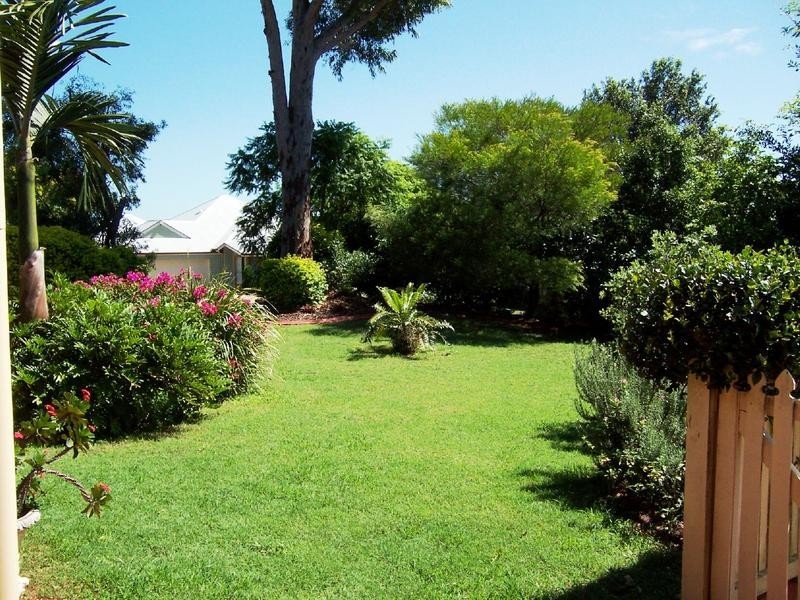 38 Pinkwood St, Bellbowrie QLD 4070